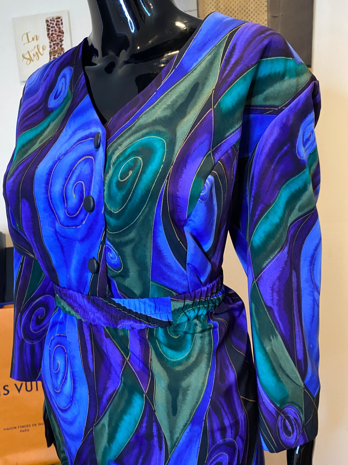 Swirl On. Size 10.