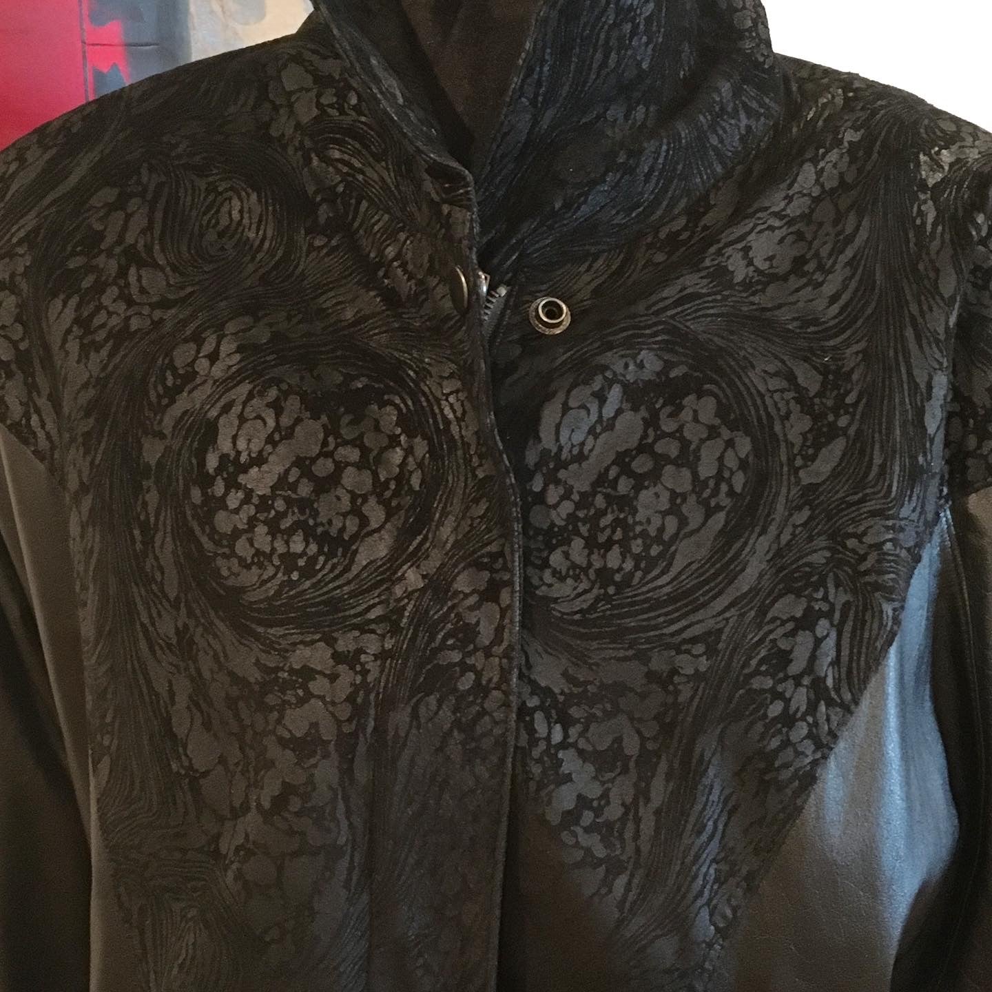 Black Bomber, size medium