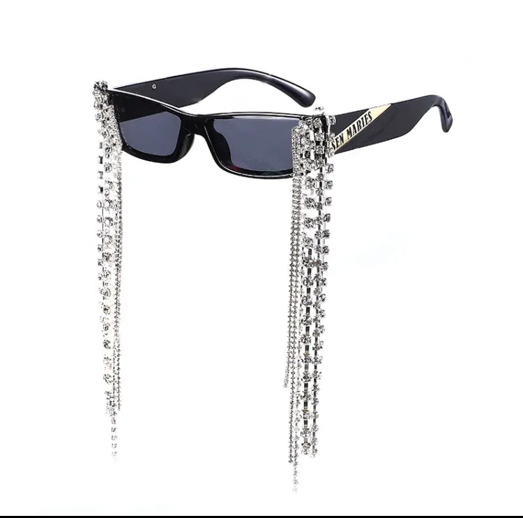Retro Sunnies with chains.